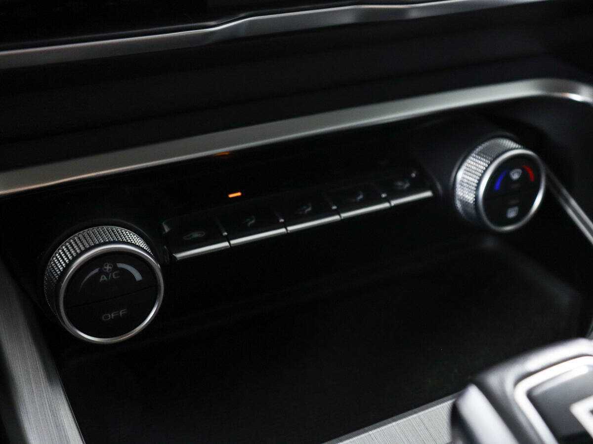 Geely Coolray, 2021 - Фото №16