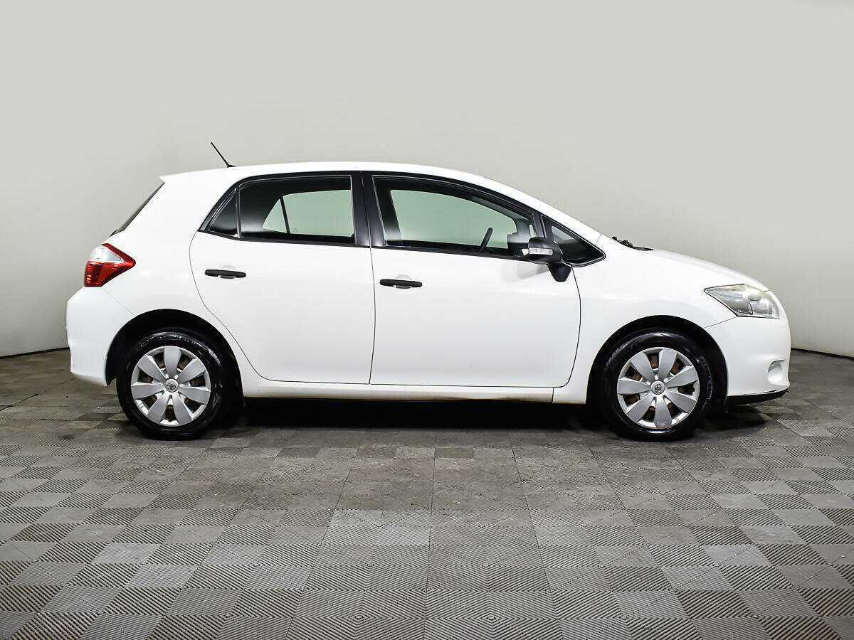 Toyota Auris, 2012 - Фото №2