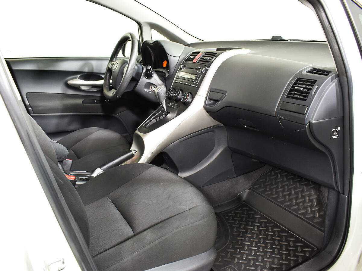 Toyota Auris, 2012 - Фото №7