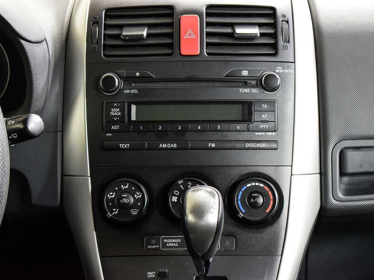 Toyota Auris, 2012 - Фото №10
