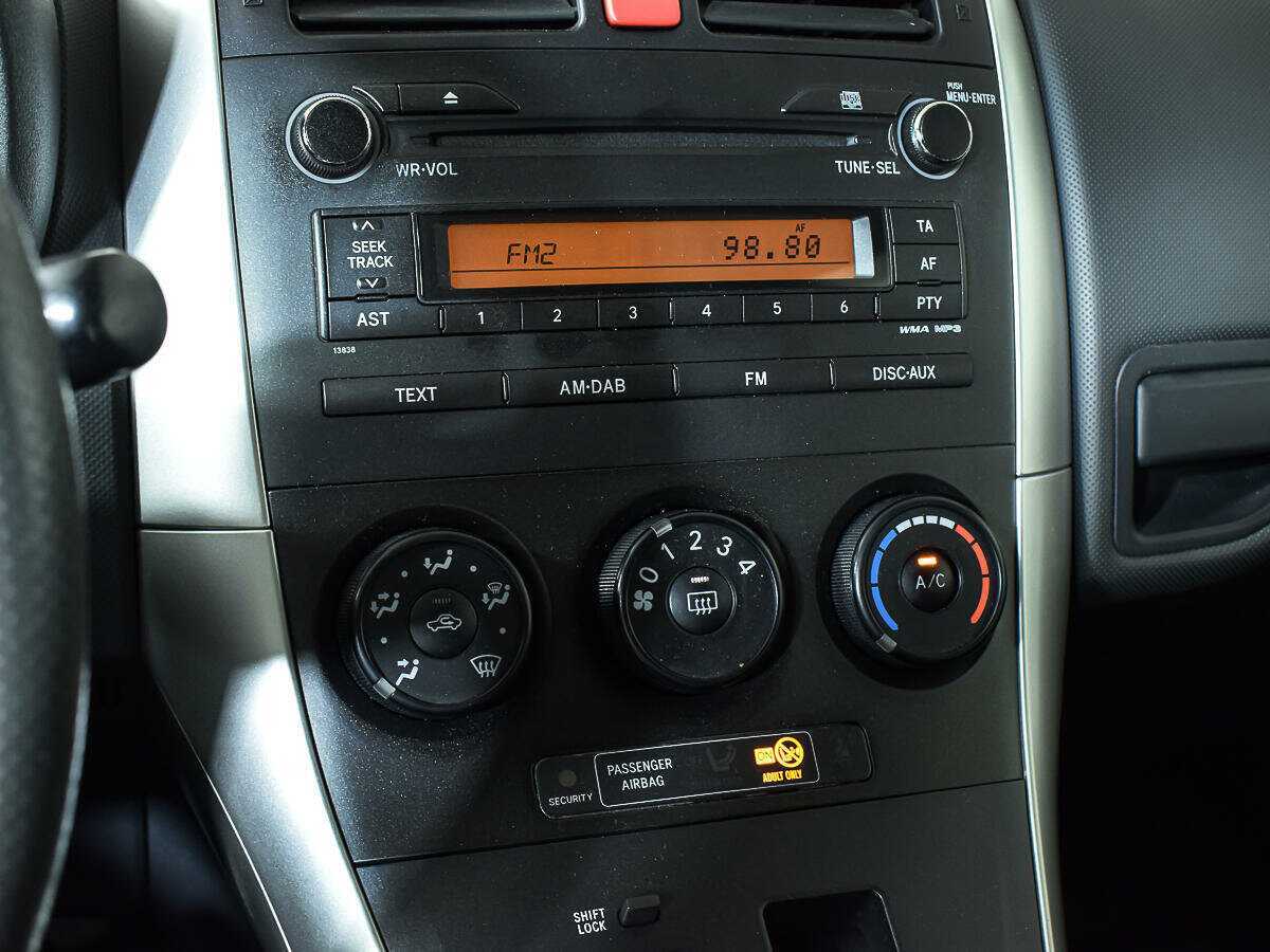 Toyota Auris, 2012 - Фото №14