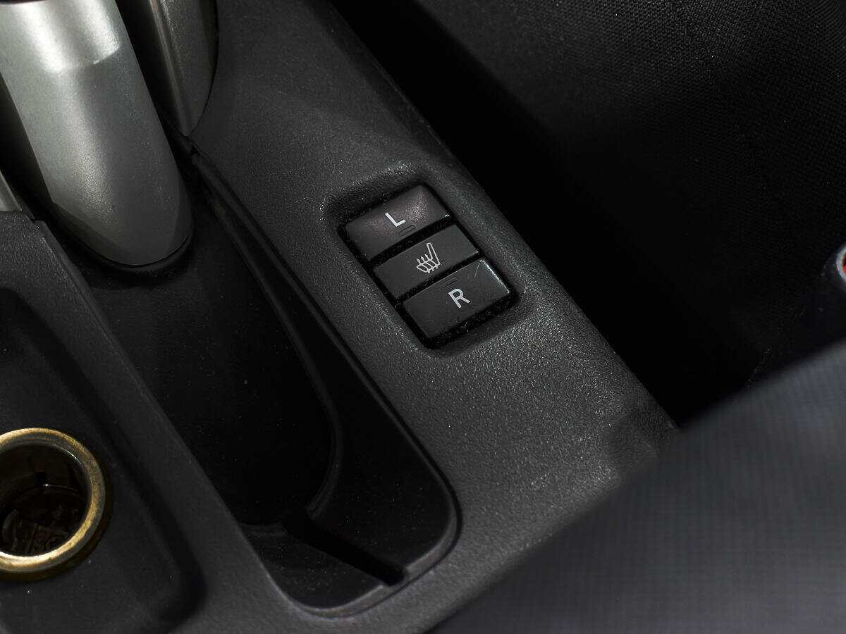 Toyota Auris, 2012 - Фото №15