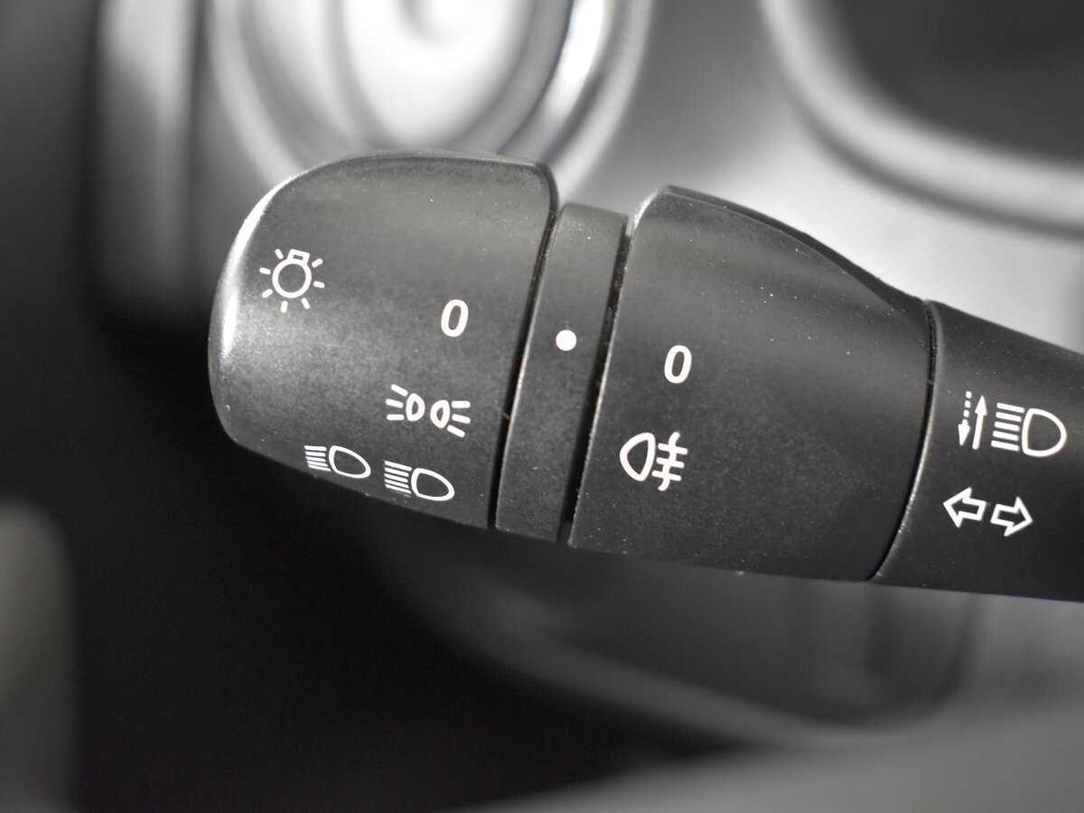 Renault Logan, 2020 - Фото №15