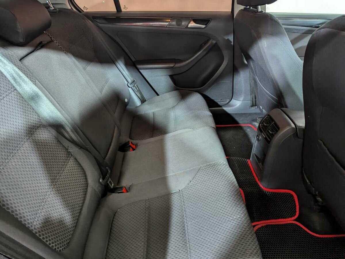 Volkswagen Jetta, 2012 - Фото №8