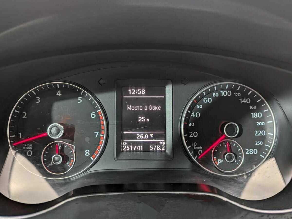 Volkswagen Jetta, 2012 - Фото №9