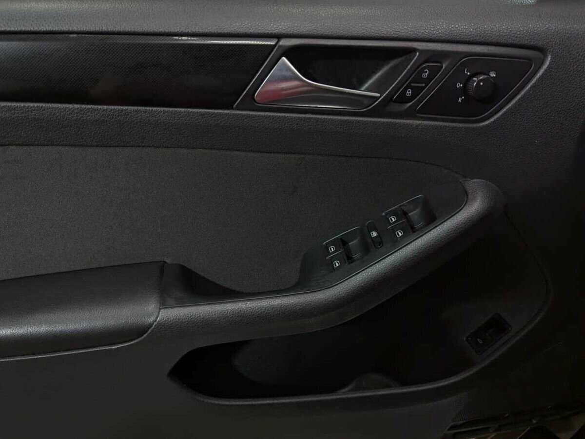 Volkswagen Jetta, 2012 - Фото №12