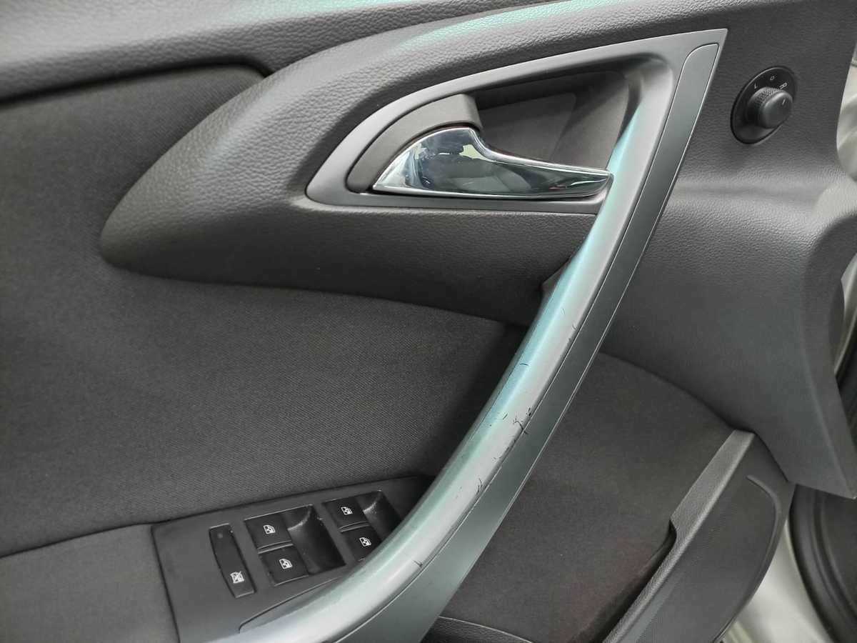 Opel Astra, 2012 - Фото №14