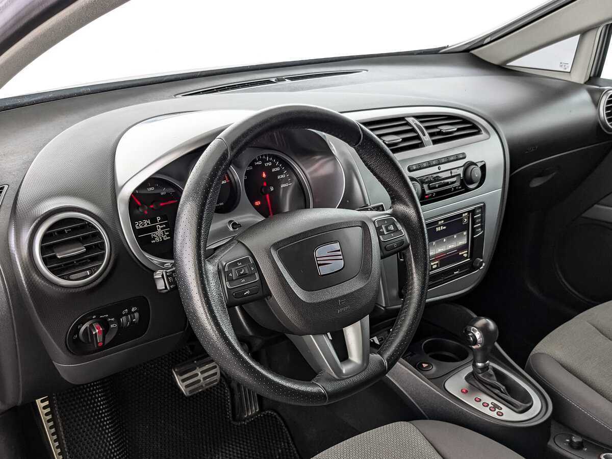 SEAT Leon, 2012 - Фото №10