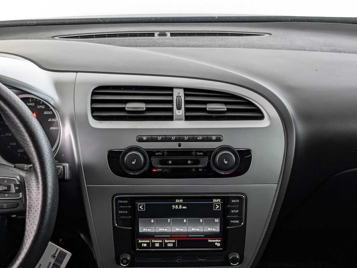 SEAT Leon, 2012 - Фото №12