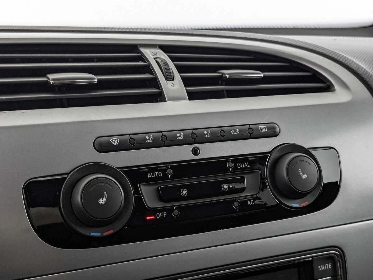 SEAT Leon, 2012 - Фото №16