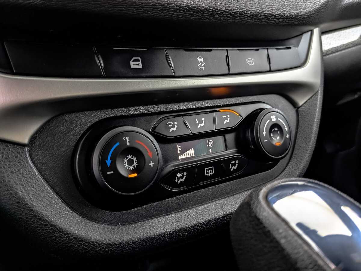 Lada (ВАЗ) Vesta SW Cross, 2021 - Фото №20