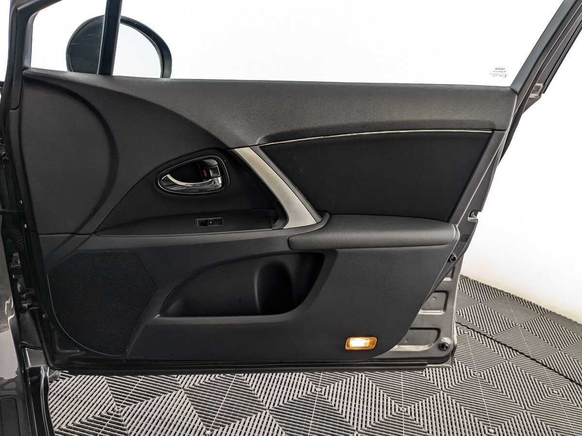 Toyota Avensis, 2012 - Фото №19