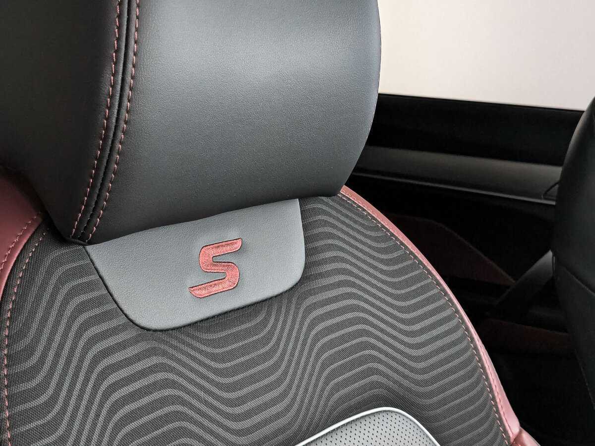 Geely Coolray, 2021 - Фото №21