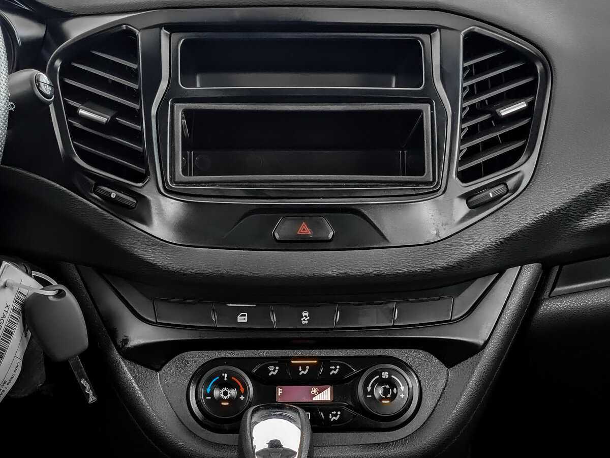 Lada (ВАЗ) Vesta SW, 2021 - Фото №12