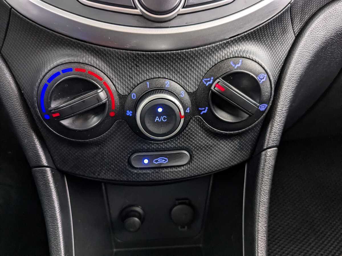 Hyundai Solaris, 2014 - Фото №16