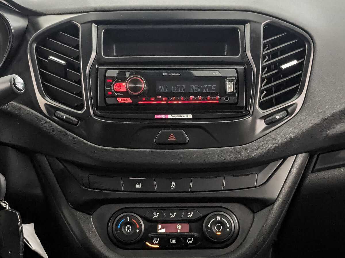 Lada (ВАЗ) Vesta, 2021 - Фото №12