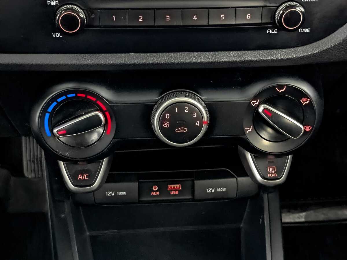 Kia Rio X-Line, 2019 - Фото №16