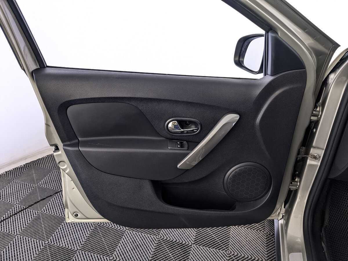 Renault Logan, 2020 - Фото №14