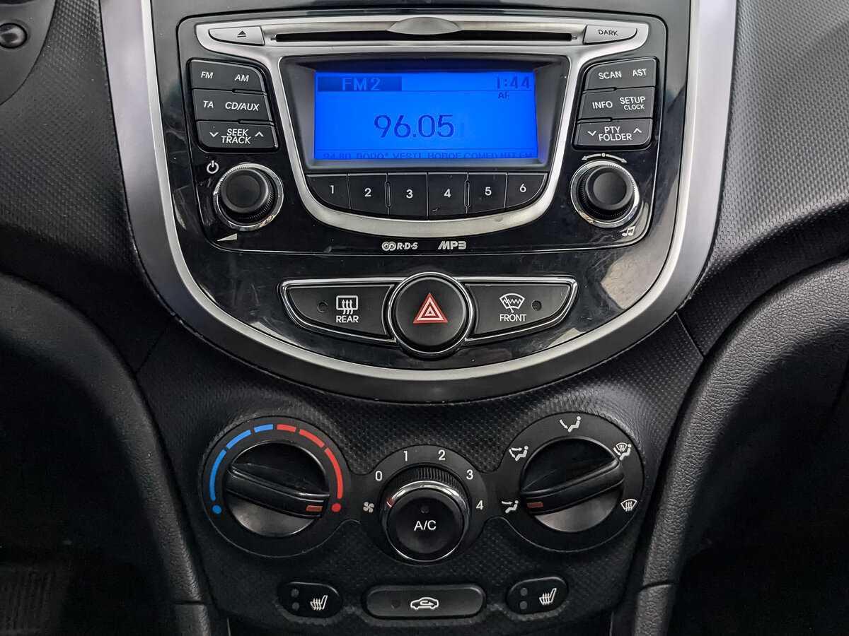 Hyundai Solaris, 2012 - Фото №12