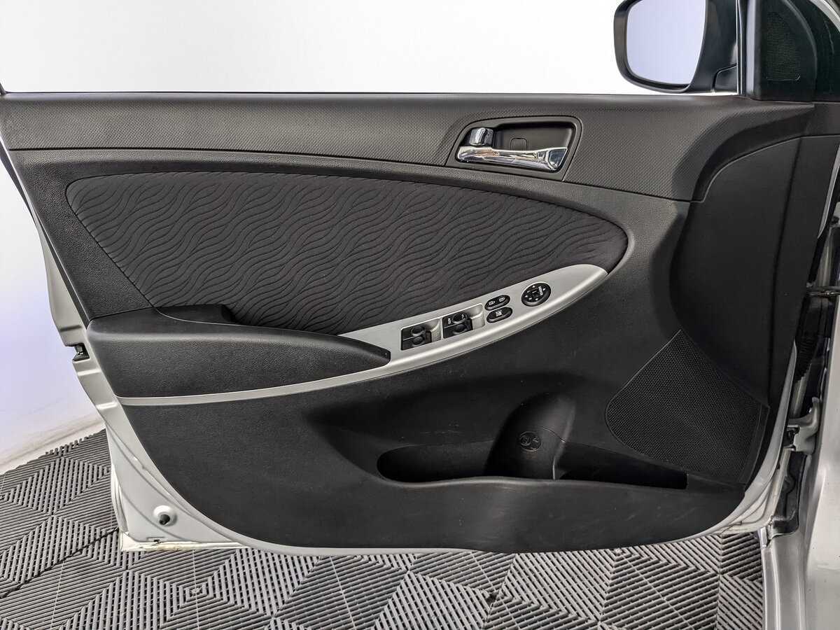 Hyundai Solaris, 2012 - Фото №14