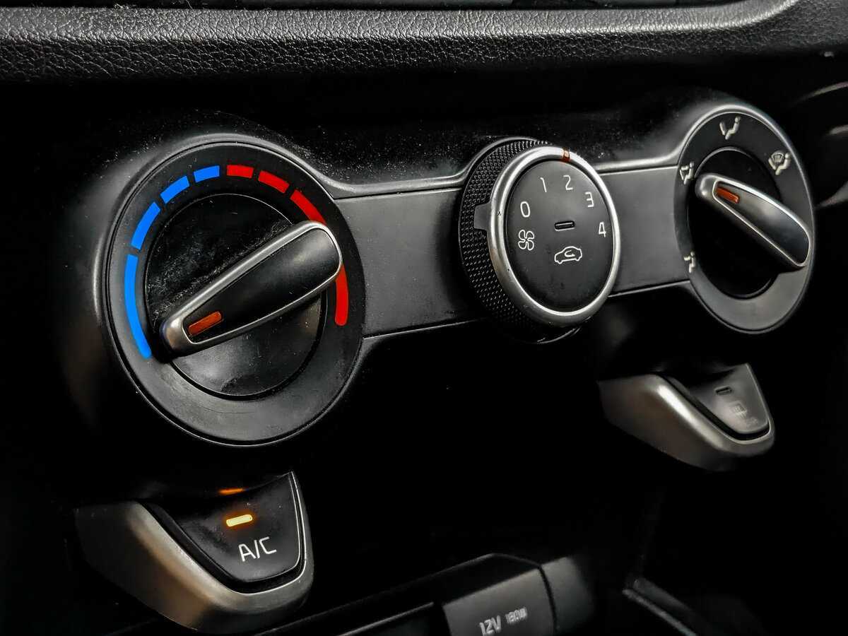 Kia Rio X-Line, 2019 - Фото №20