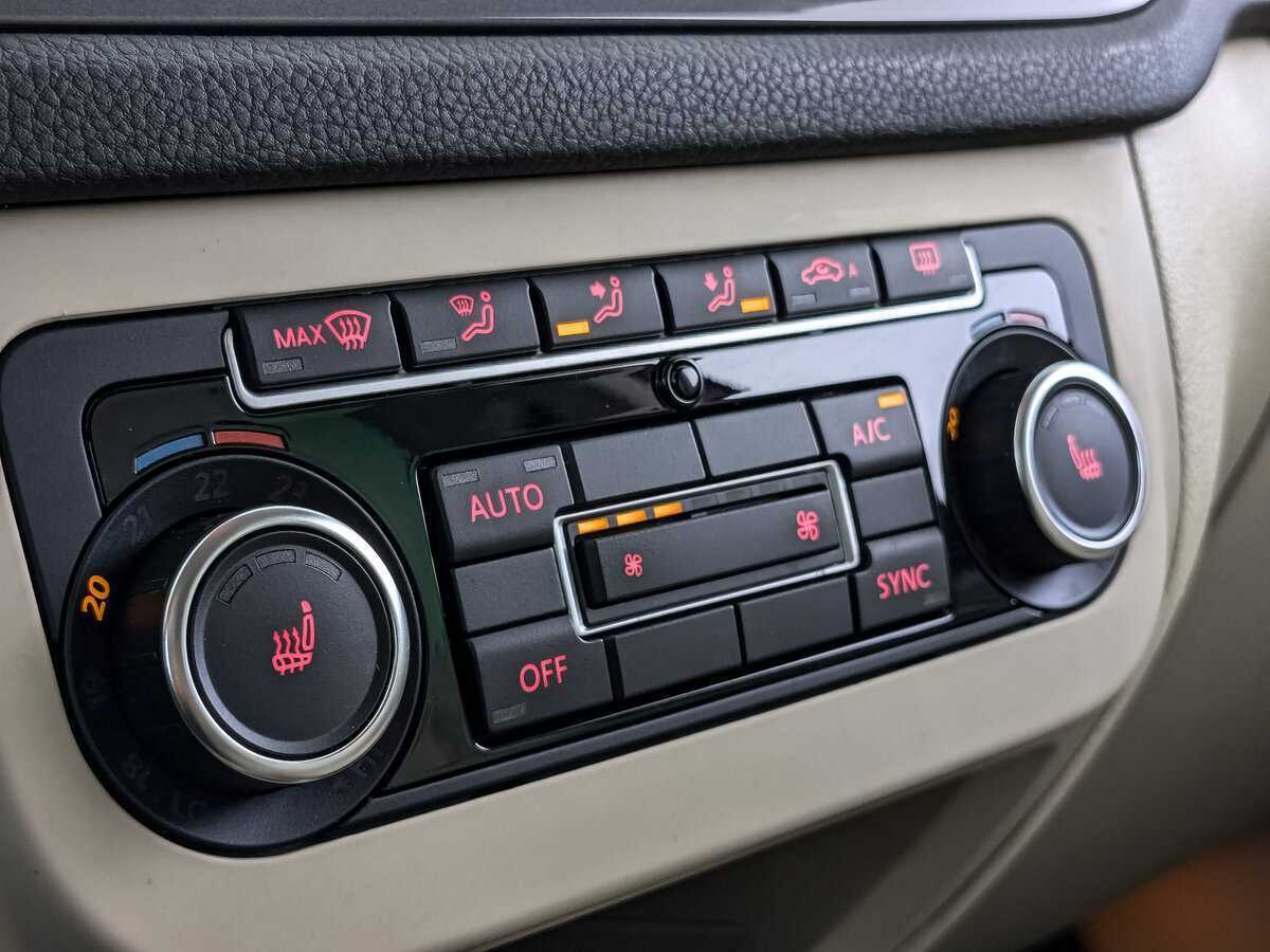 Volkswagen Tiguan, 2014 - Фото №16