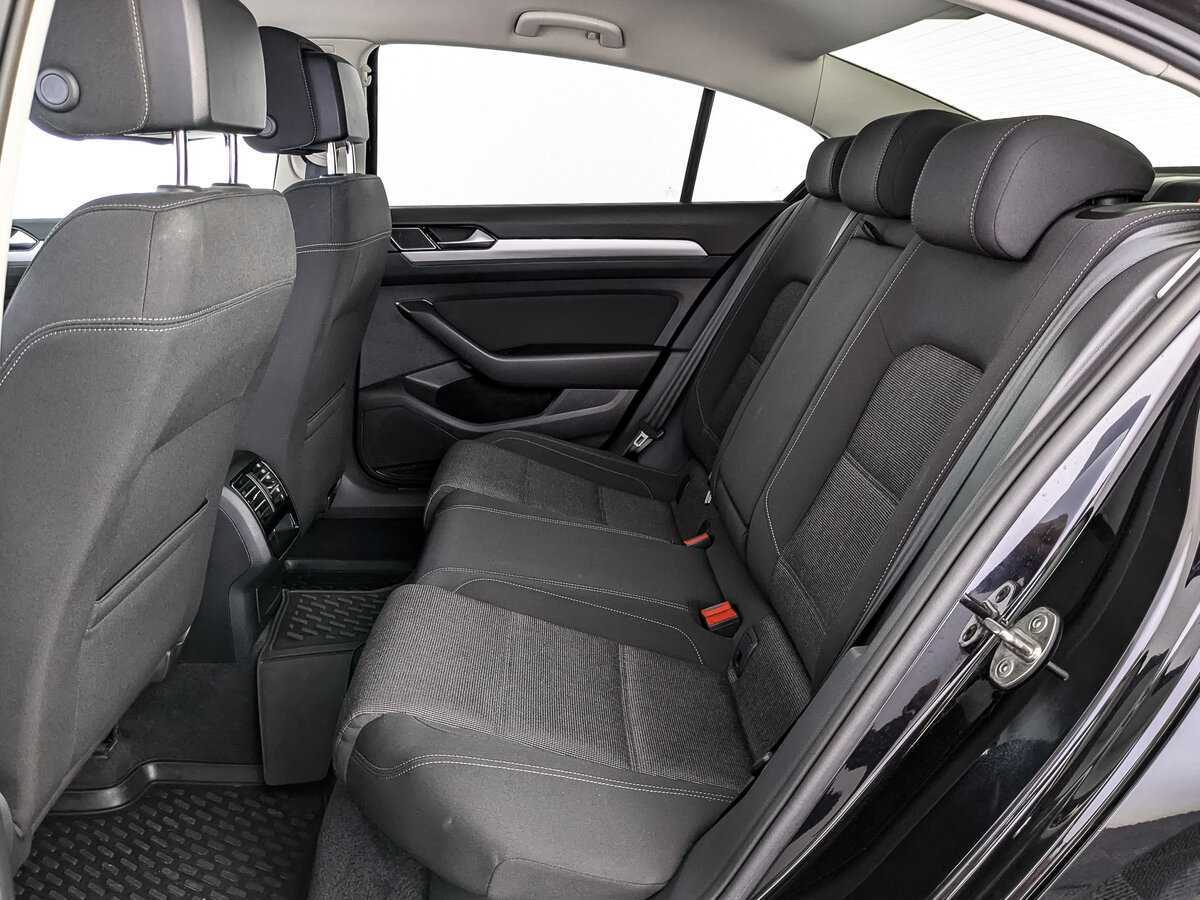 Volkswagen Passat, 2018 - Фото №9