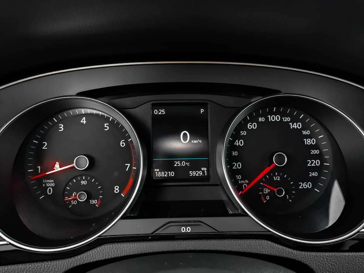 Volkswagen Passat, 2018 - Фото №10