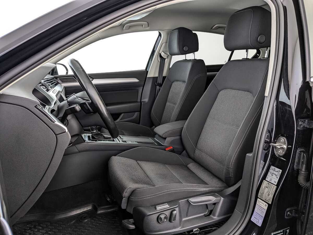 Volkswagen Passat, 2018 - Фото №15
