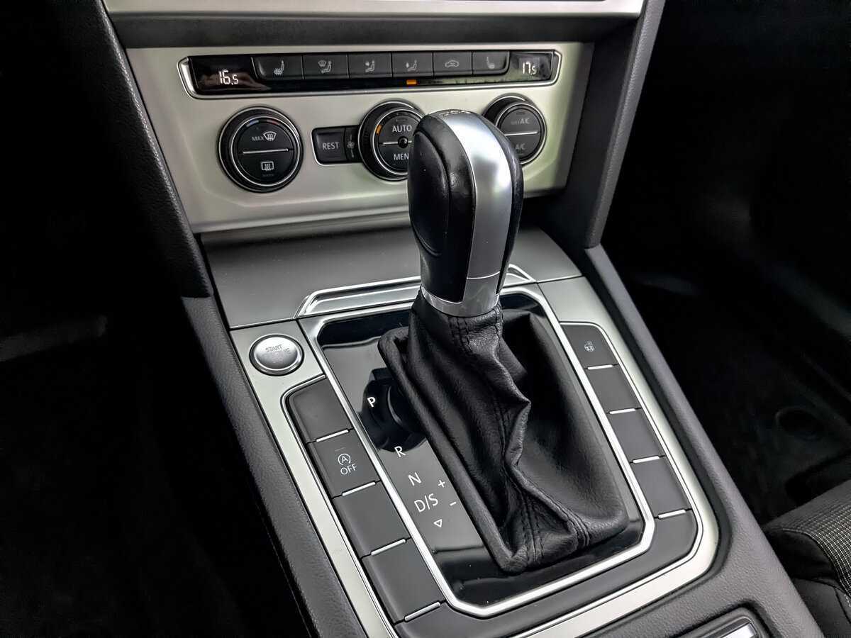 Volkswagen Passat, 2018 - Фото №20