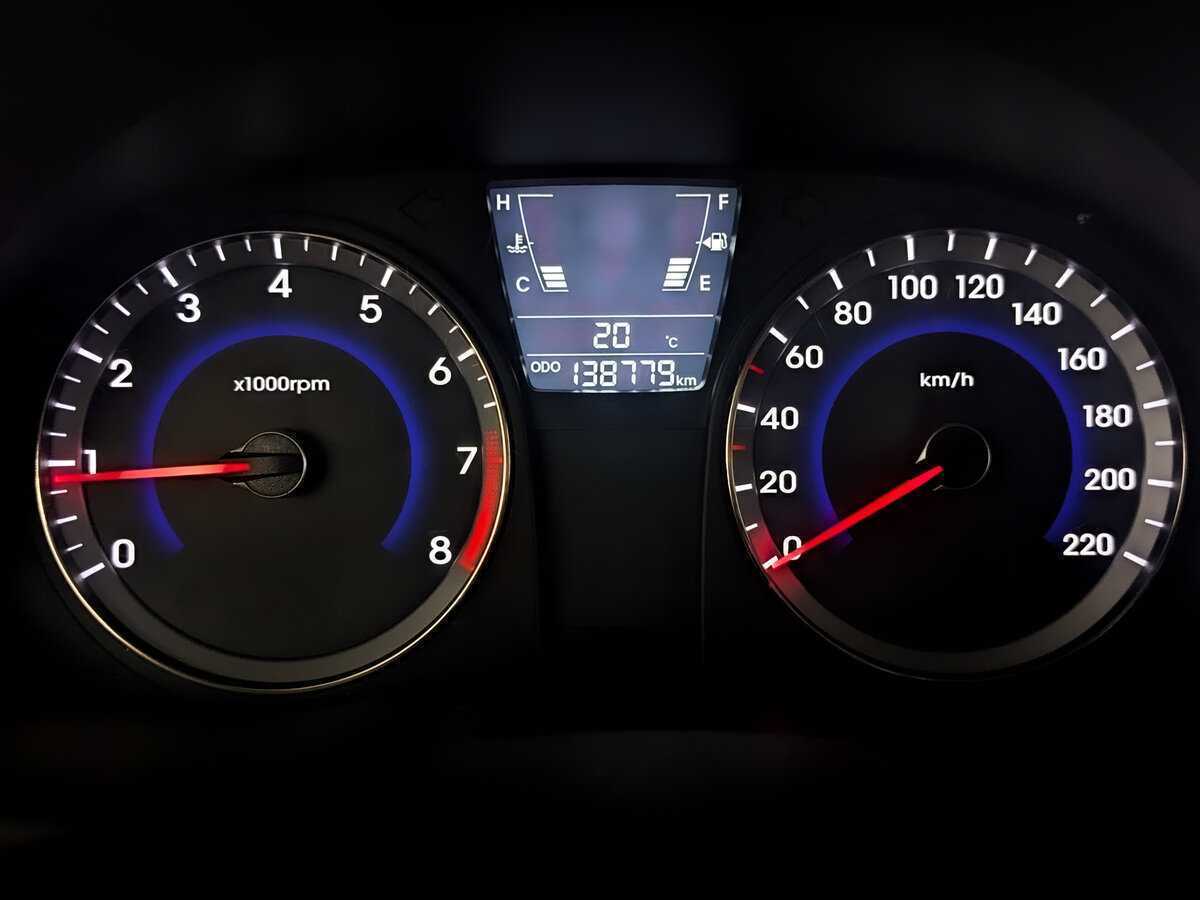 Hyundai Solaris, 2012 - Фото №10