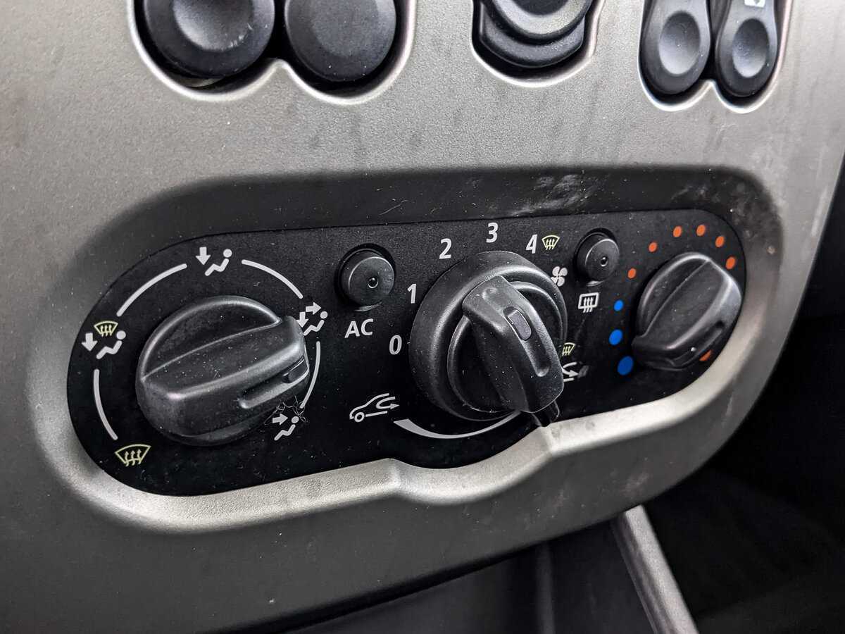 Renault Sandero, 2012 - Фото №16