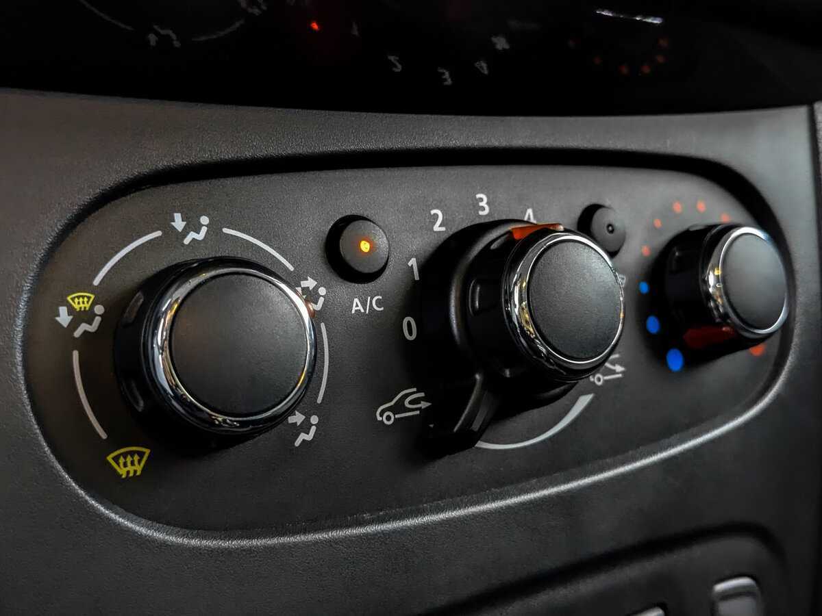 Renault Logan, 2021 - Фото №20