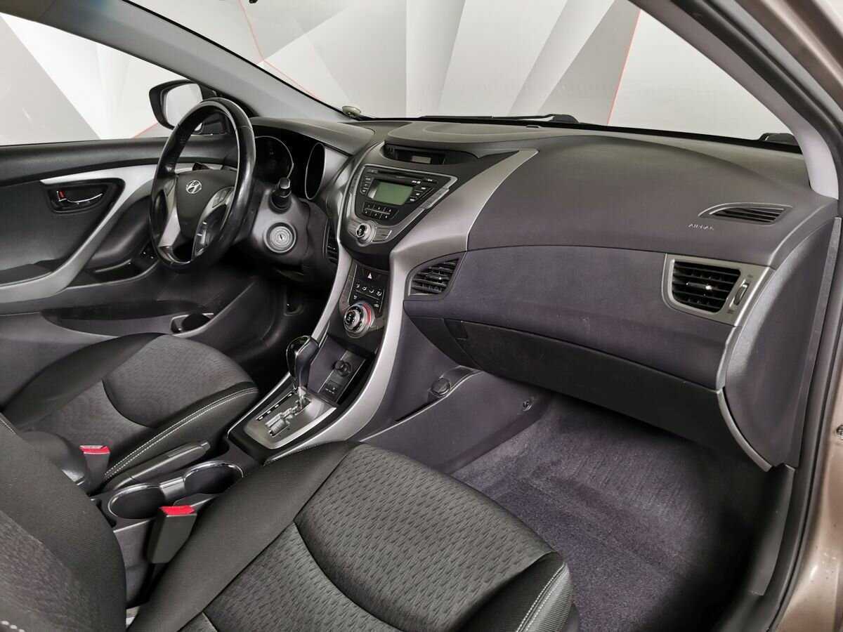 Hyundai Elantra, 2012 - Фото №8