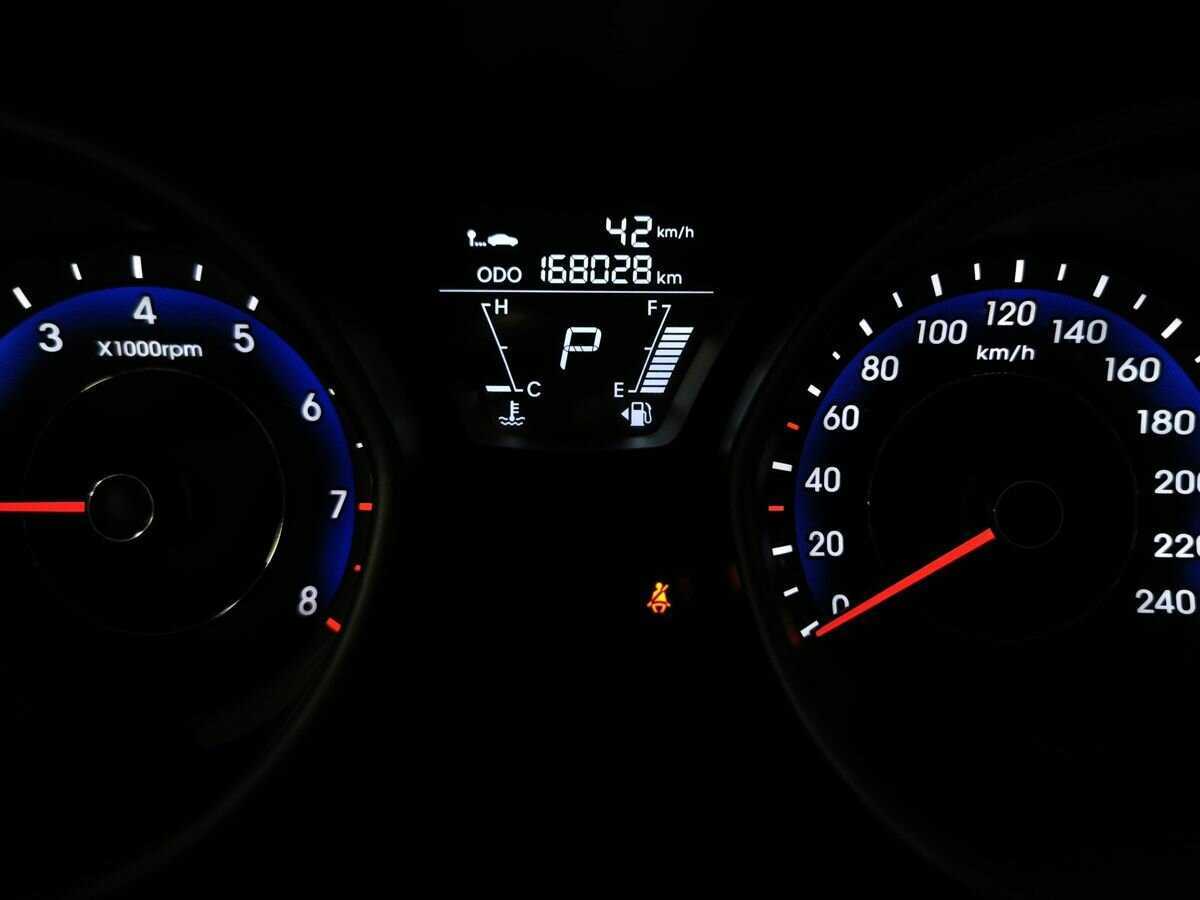 Hyundai Elantra, 2012 - Фото №15