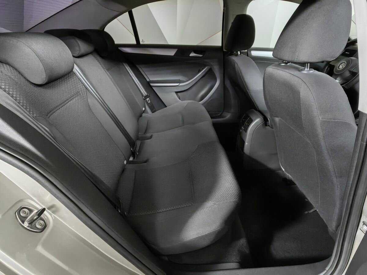 Volkswagen Jetta, 2012 - Фото №11