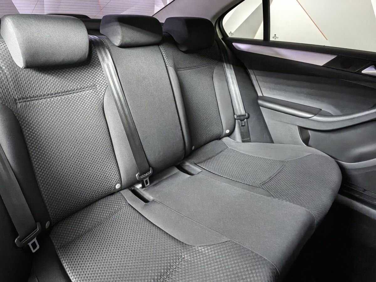 Volkswagen Jetta, 2012 - Фото №12