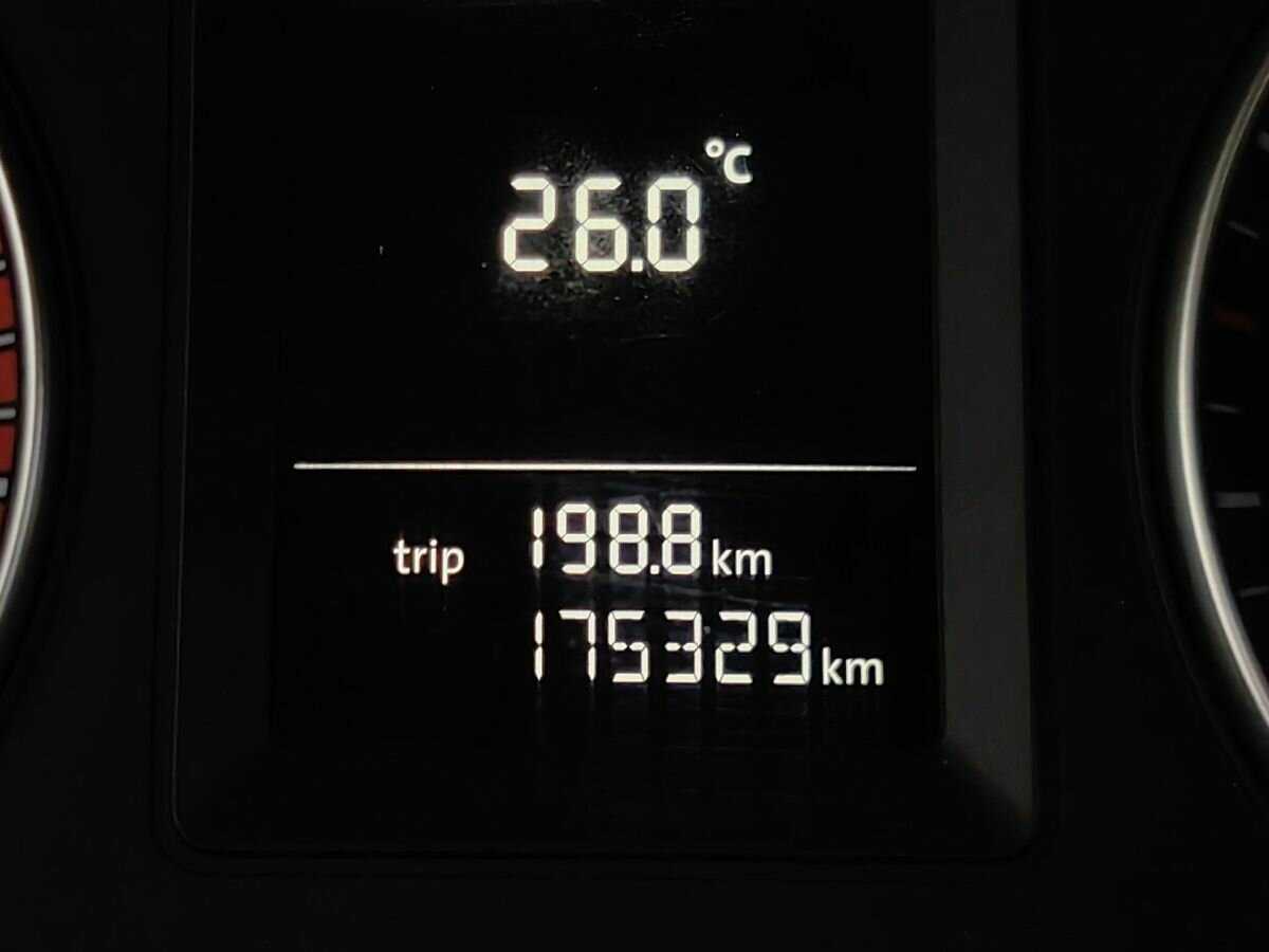 Volkswagen Jetta, 2012 - Фото №15