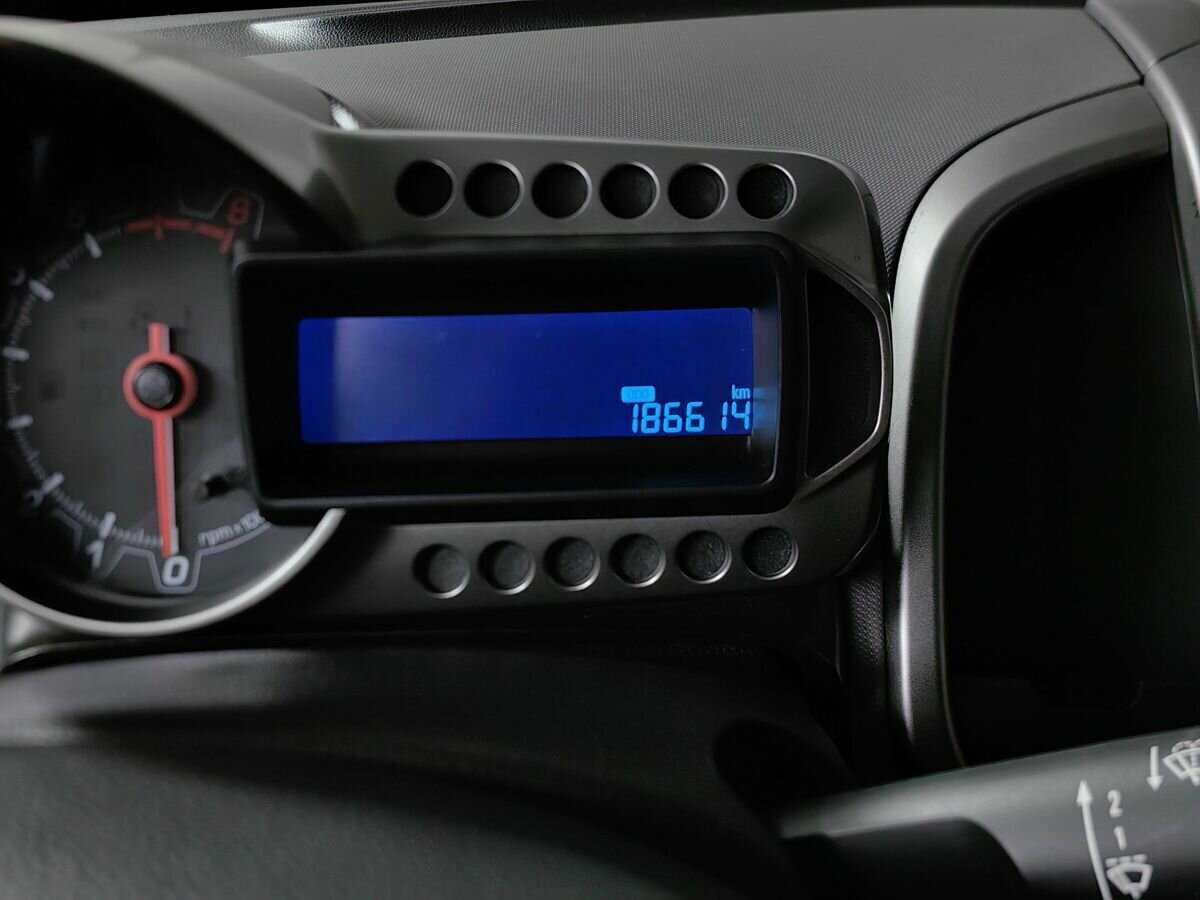 Chevrolet Aveo, 2012 - Фото №15