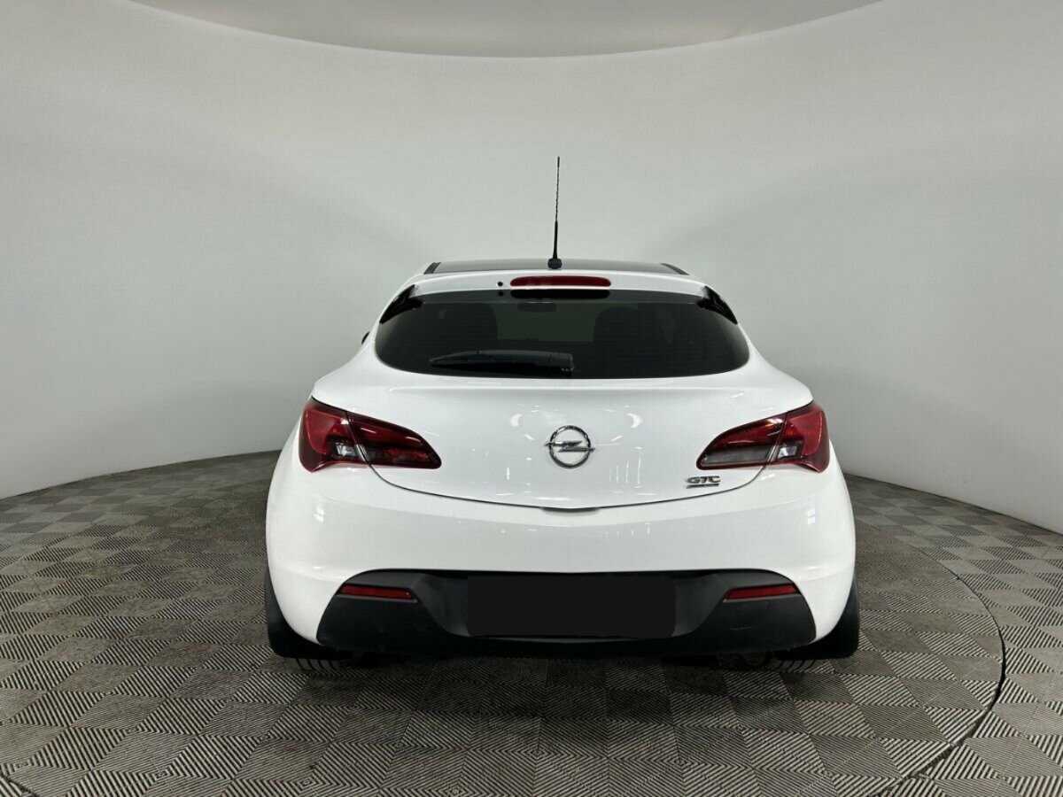 Opel Astra GTC, 2014 - Фото №2