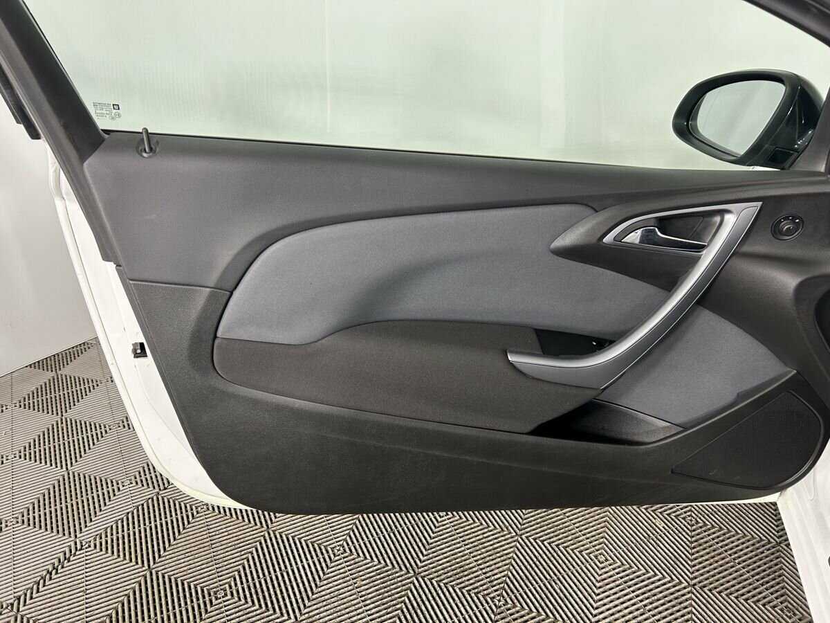 Opel Astra GTC, 2014 - Фото №7