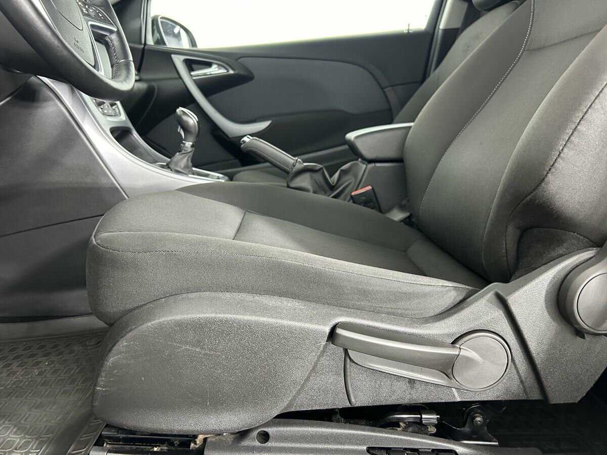 Opel Astra GTC, 2014 - Фото №9