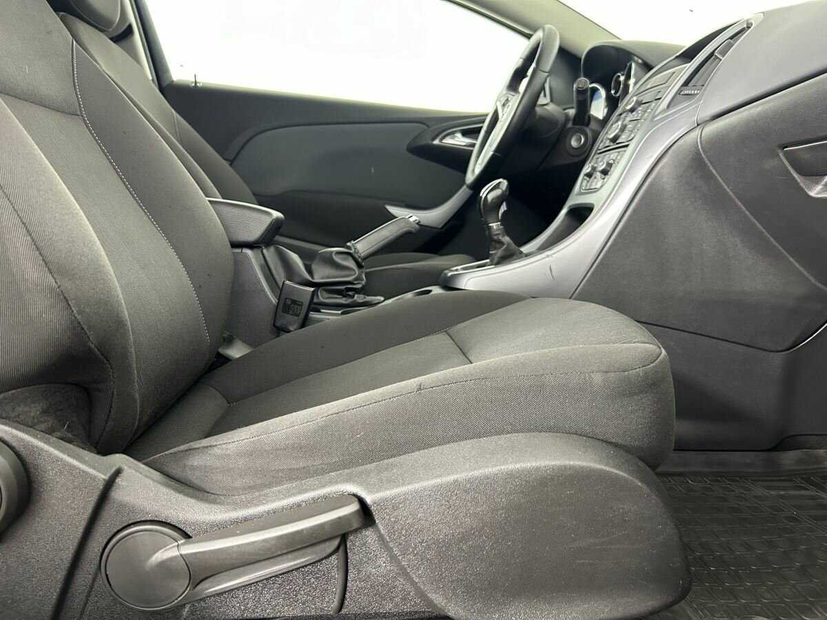 Opel Astra GTC, 2014 - Фото №13