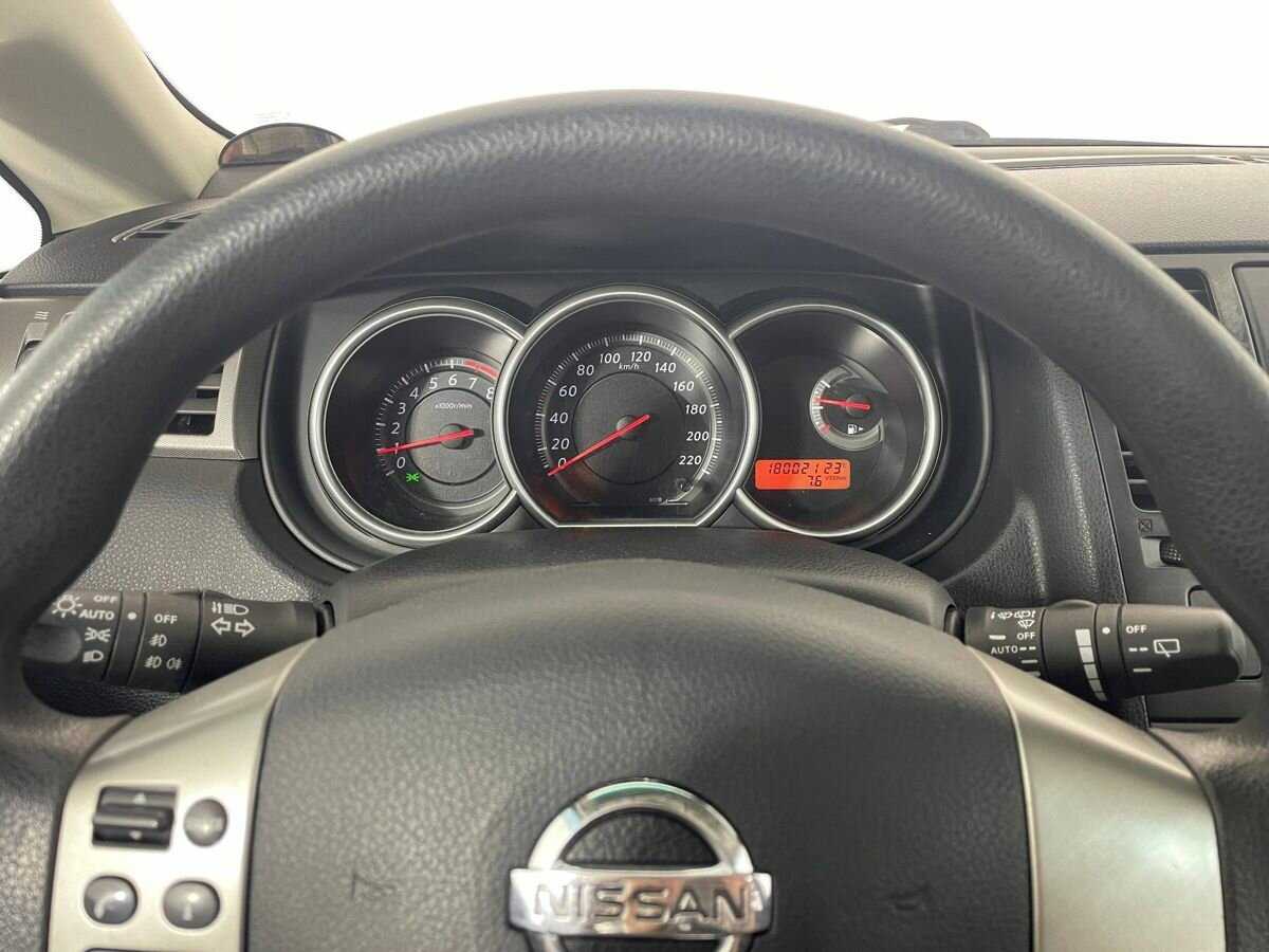 Nissan Tiida, 2013 - Фото №10