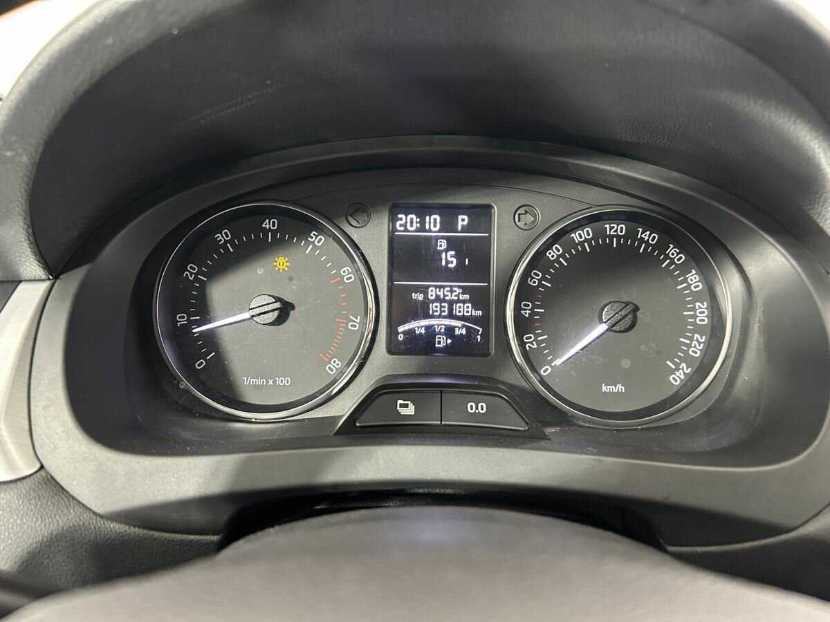 Skoda Rapid, 2014 - Фото №10