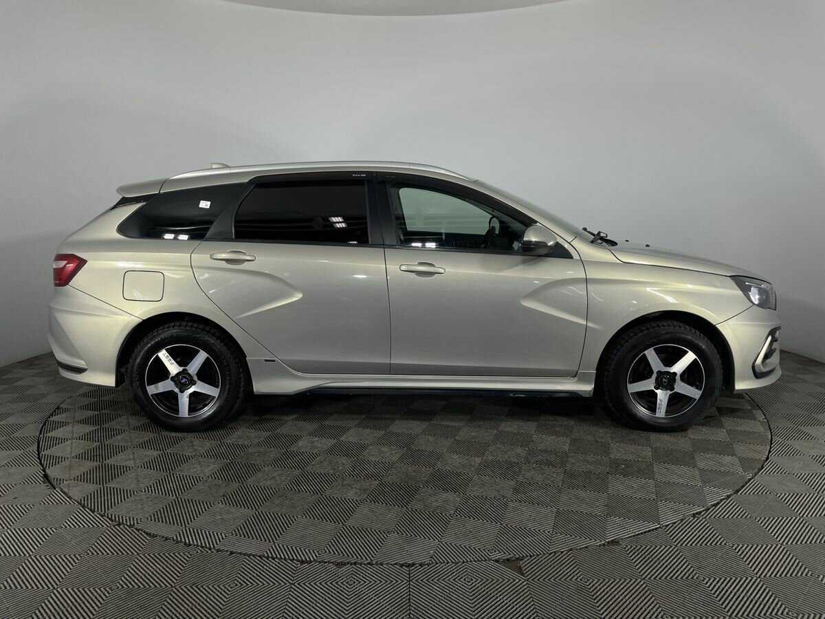 Lada (ВАЗ) Vesta SW, 2018 - Фото №3