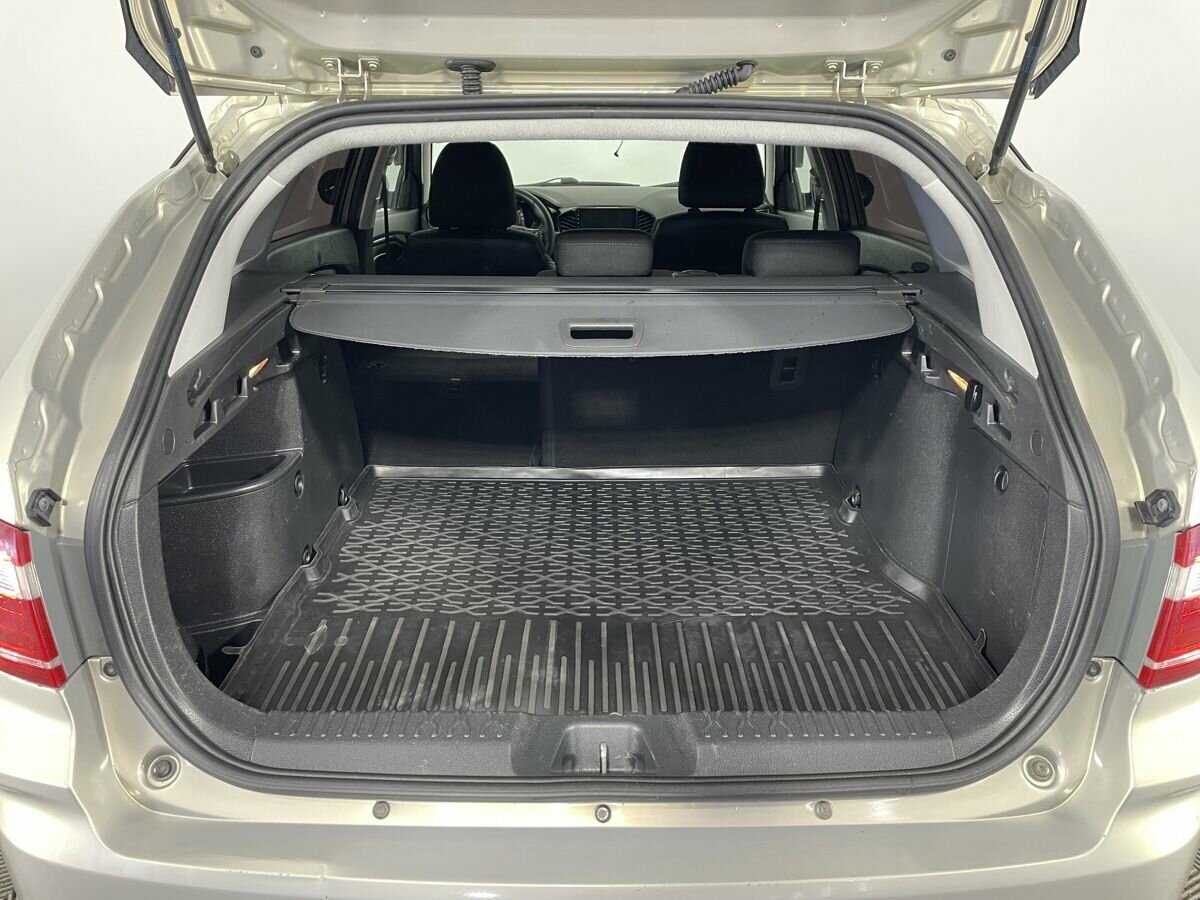 Lada (ВАЗ) Vesta SW, 2018 - Фото №17