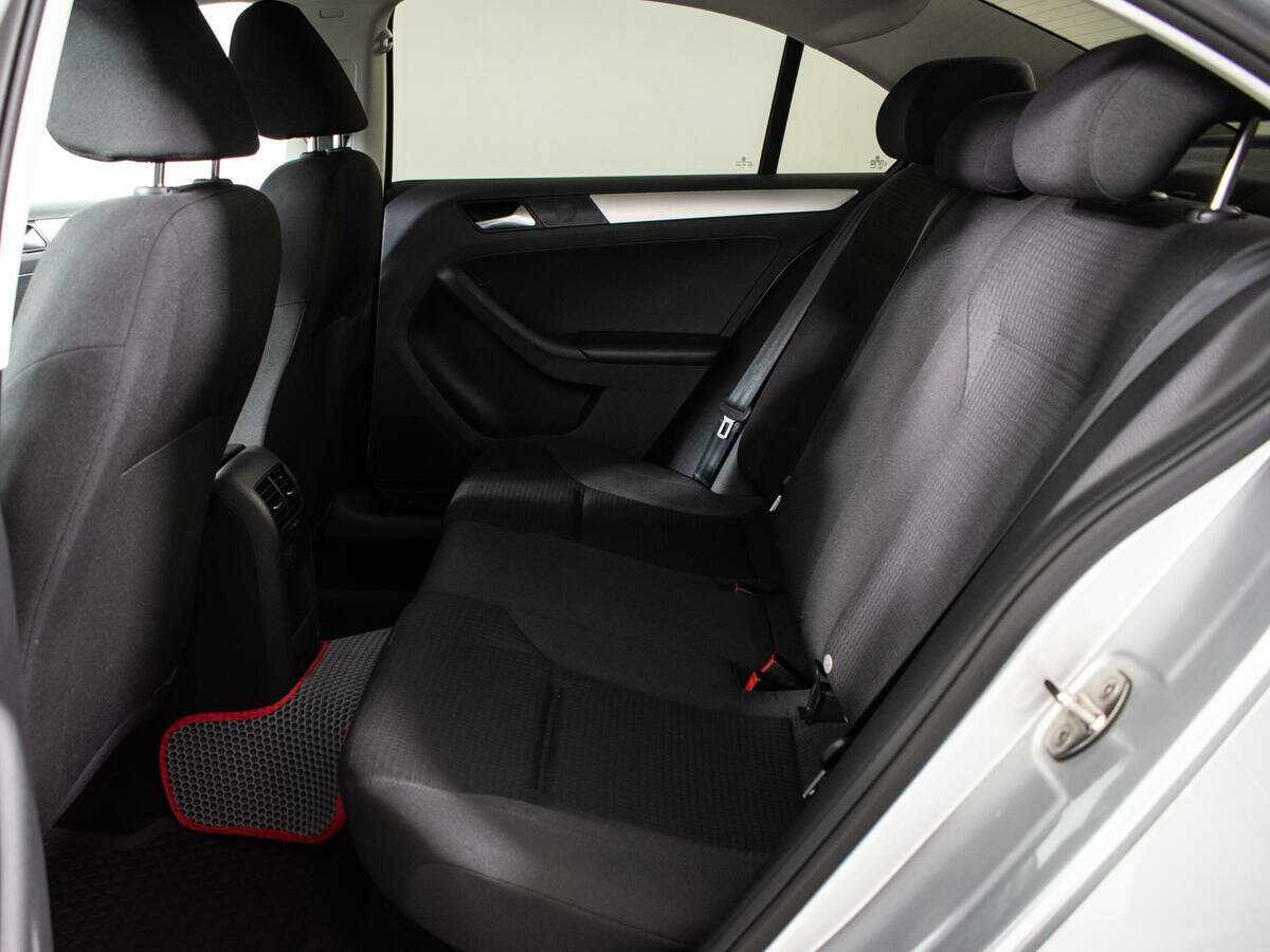 Volkswagen Jetta, 2018 - Фото №9