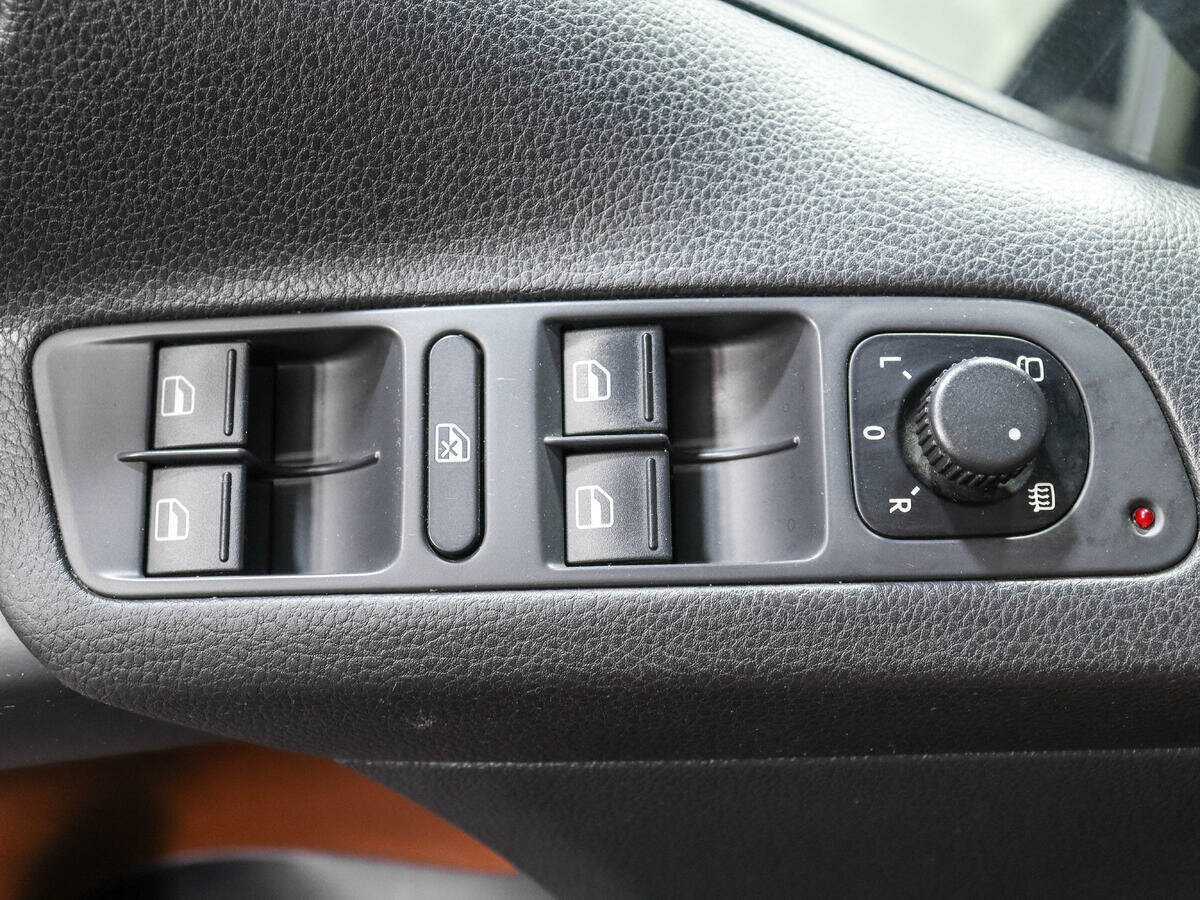 Volkswagen Tiguan, 2013 - Фото №12