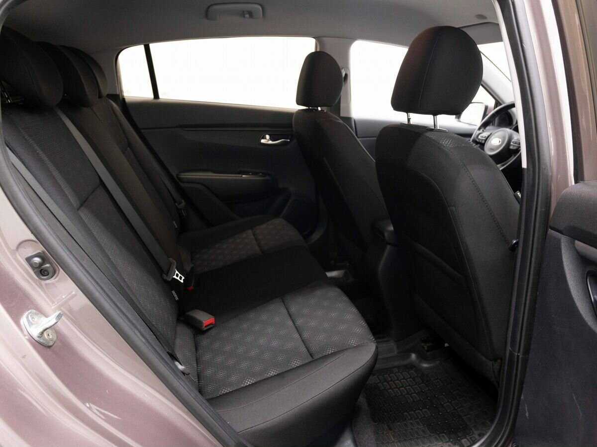 Kia Rio X-Line, 2018 - Фото №9